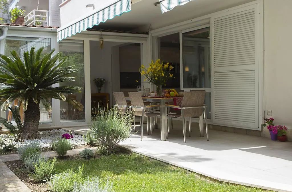 Deluxe Apartment Lea With Large Garden Split